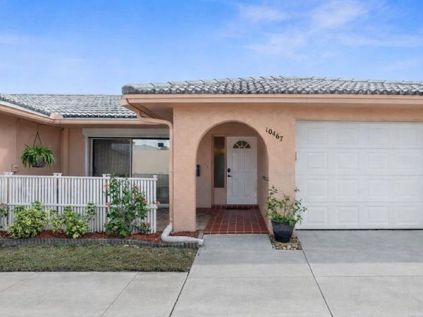 10467 LARCHMONT PLACE N, PINELLAS PARK, FL 33782