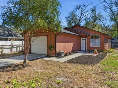 25130 ENSLEY ROAD , SORRENTO, FL 32776