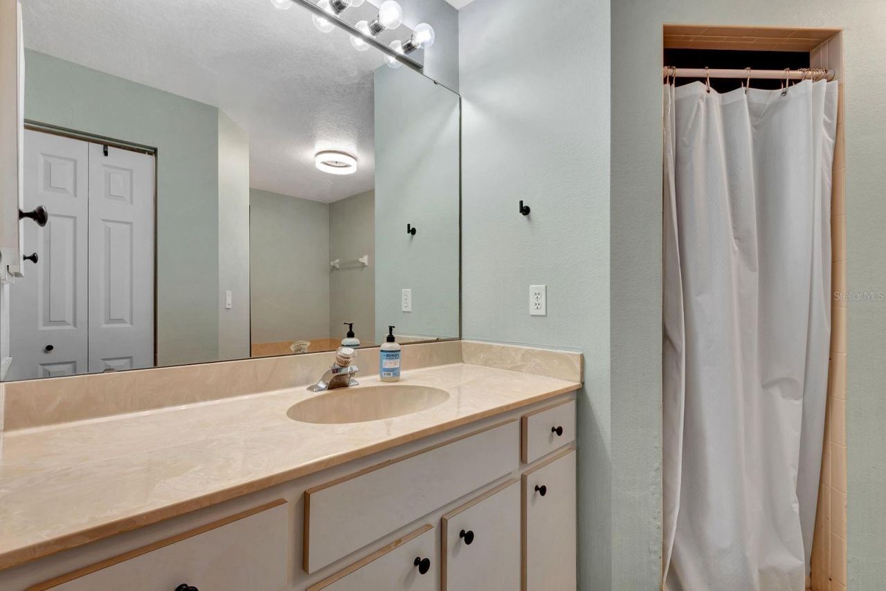 810 Mcarthur Avenue, Sarasota, FL 34243 Photo