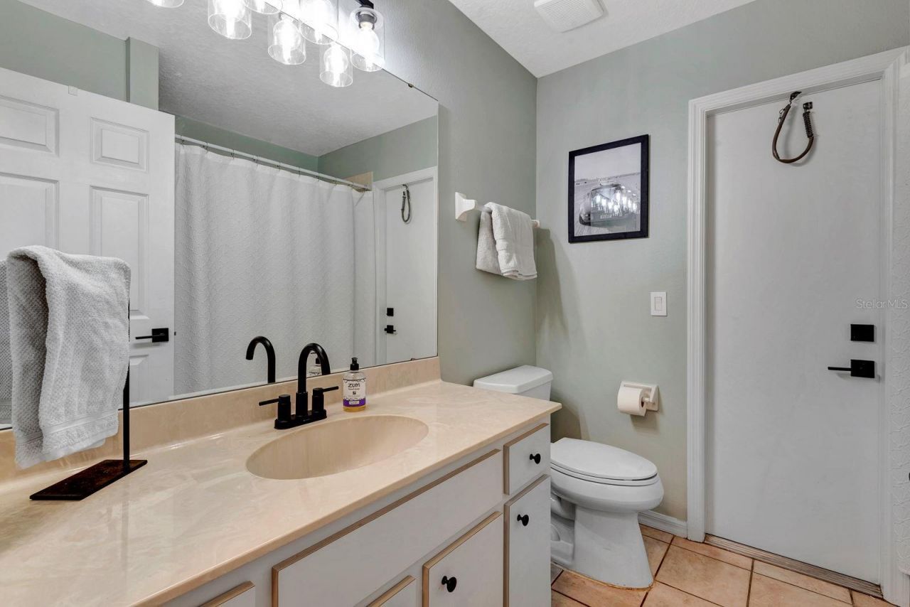 810 Mcarthur Avenue, Sarasota, FL 34243 Photo