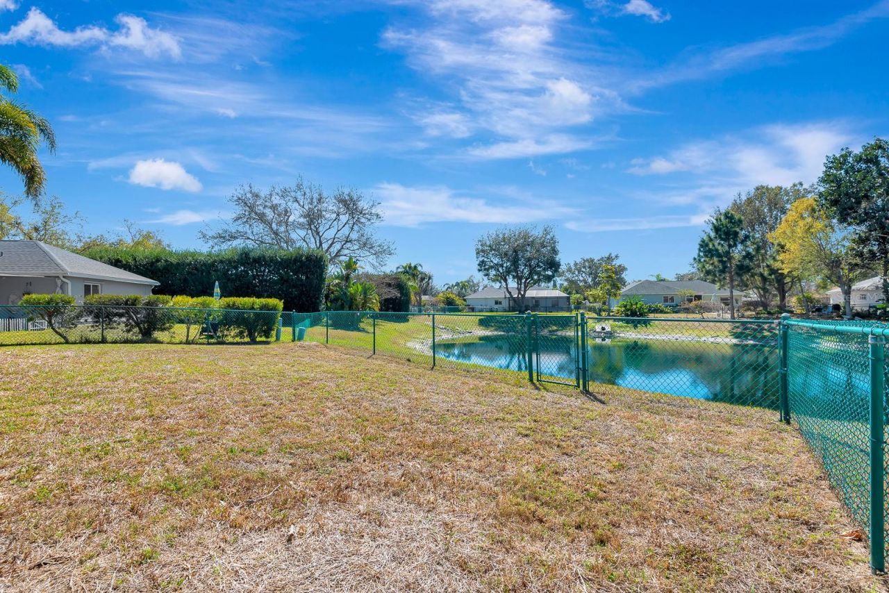 810 Mcarthur Avenue, Sarasota, FL 34243 Photo