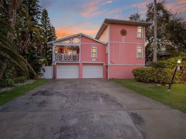 2302 BAY BOULEVARD, INDIAN ROCKS BEACH, FL 33785