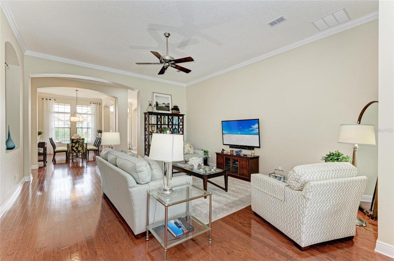 302 Cockle Shell Loop, Apollo Beach, FL 33572 Photo