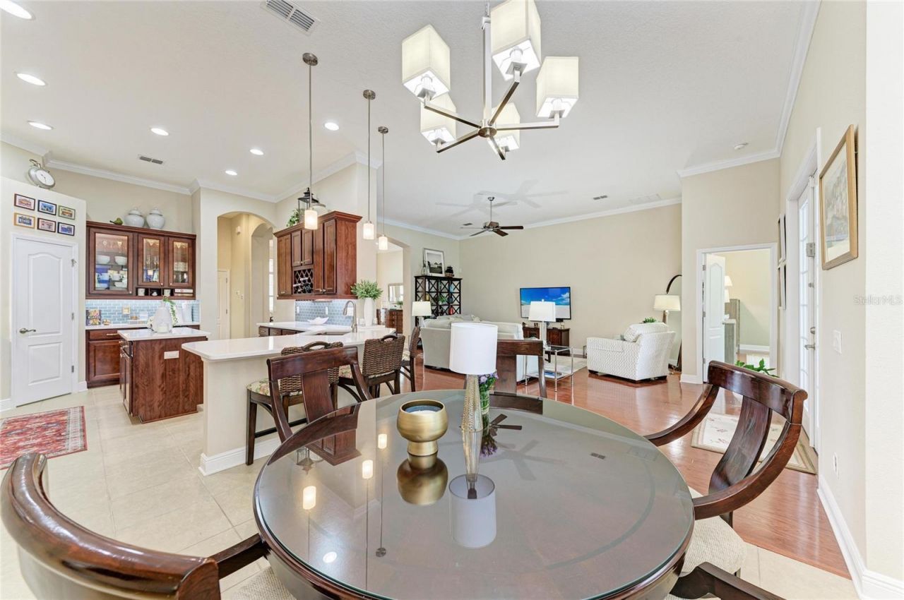 302 Cockle Shell Loop, Apollo Beach, FL 33572 Photo