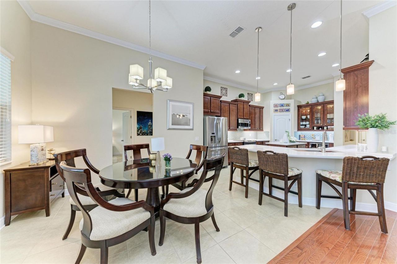 302 Cockle Shell Loop, Apollo Beach, FL 33572 Photo