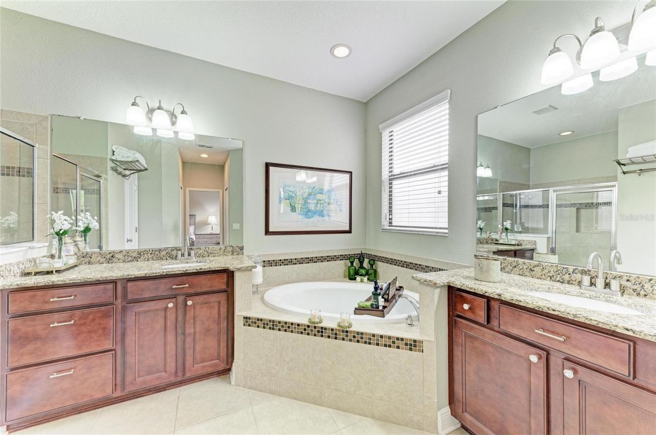 302 Cockle Shell Loop, Apollo Beach, FL 33572 Photo