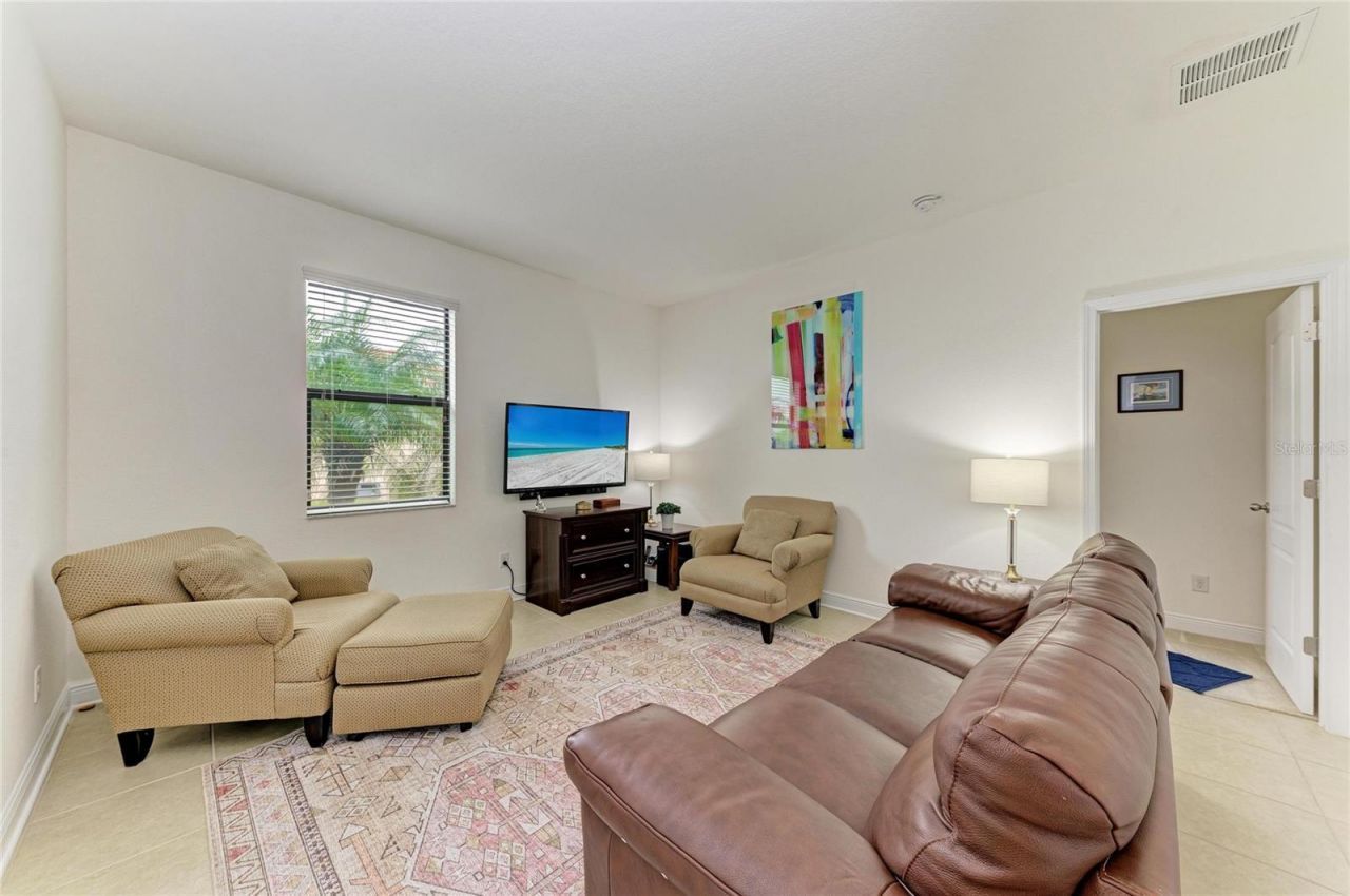 302 Cockle Shell Loop, Apollo Beach, FL 33572 Photo