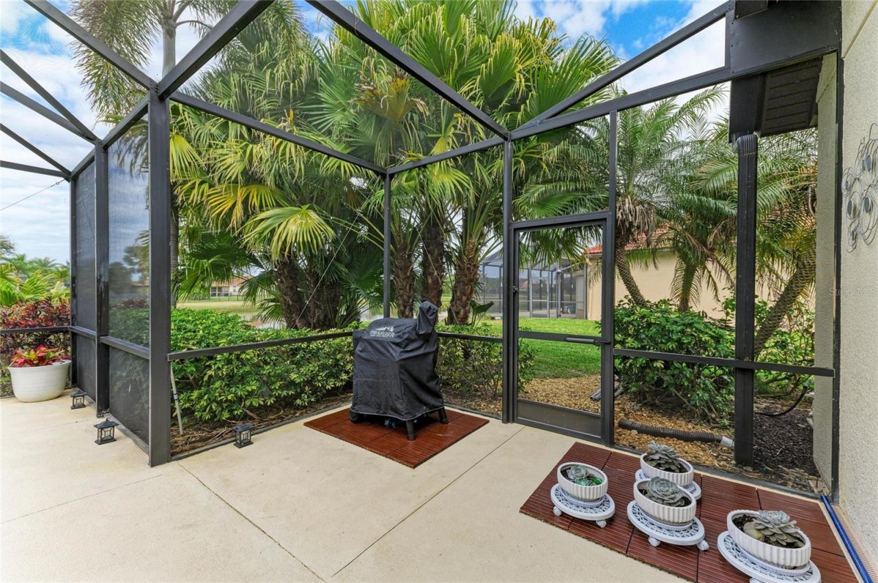 302 Cockle Shell Loop, Apollo Beach, FL 33572 Photo