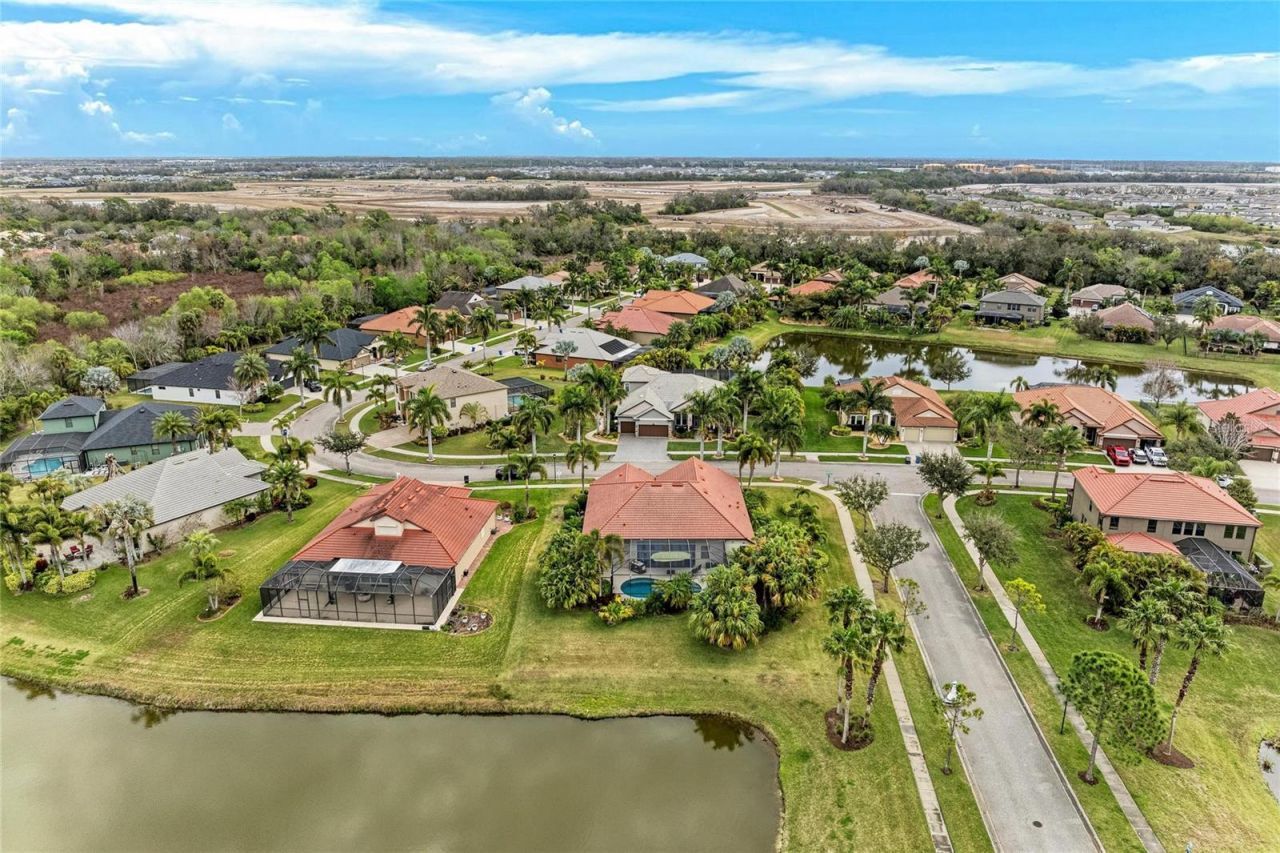 302 Cockle Shell Loop, Apollo Beach, FL 33572 Photo