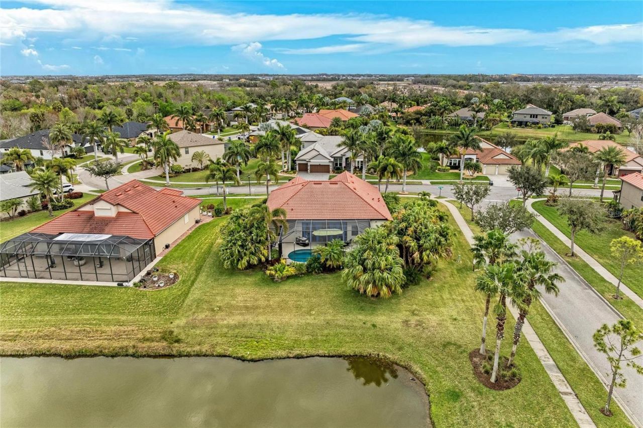 302 Cockle Shell Loop, Apollo Beach, FL 33572 Photo