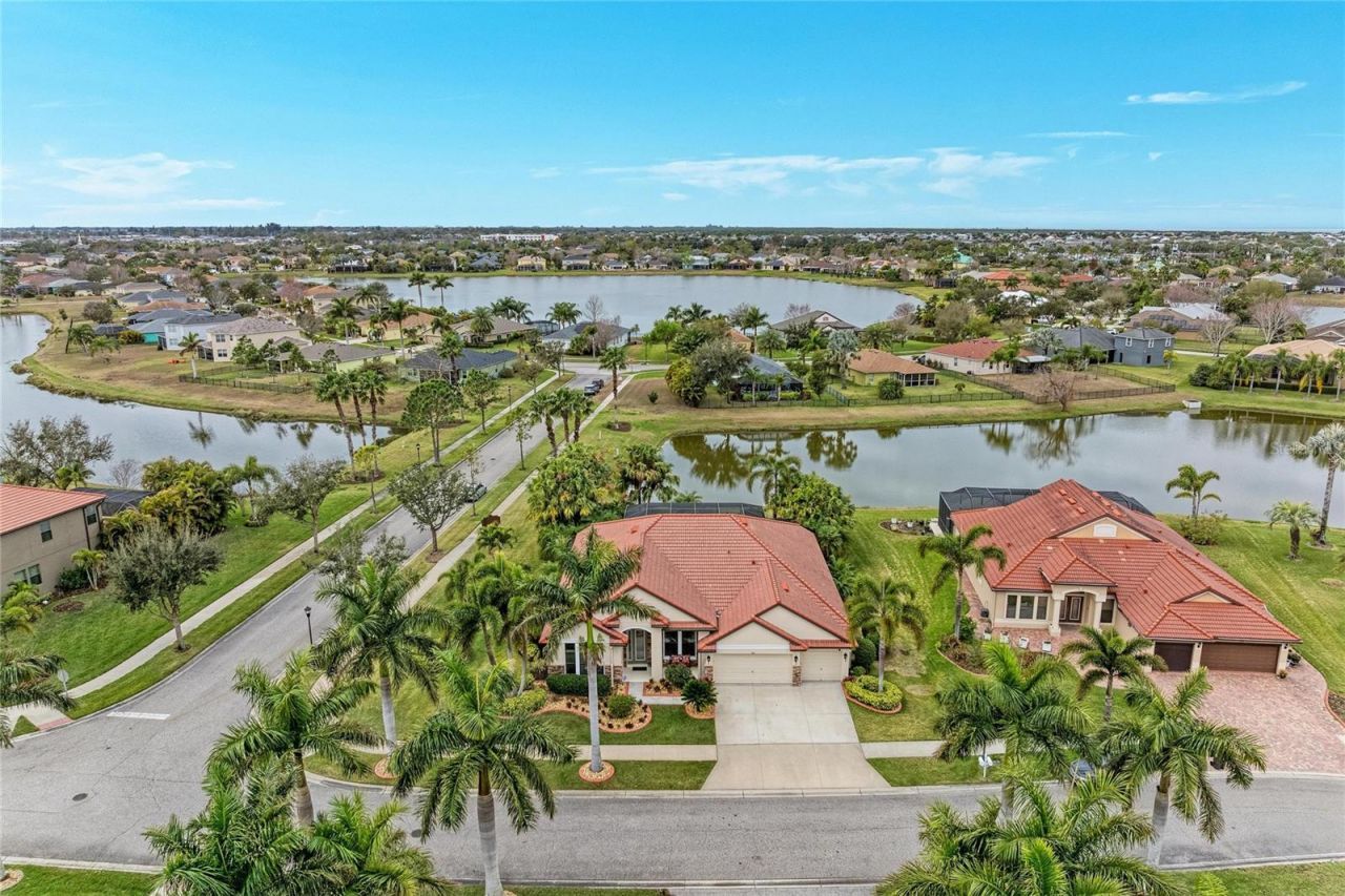 302 Cockle Shell Loop, Apollo Beach, FL 33572 Photo