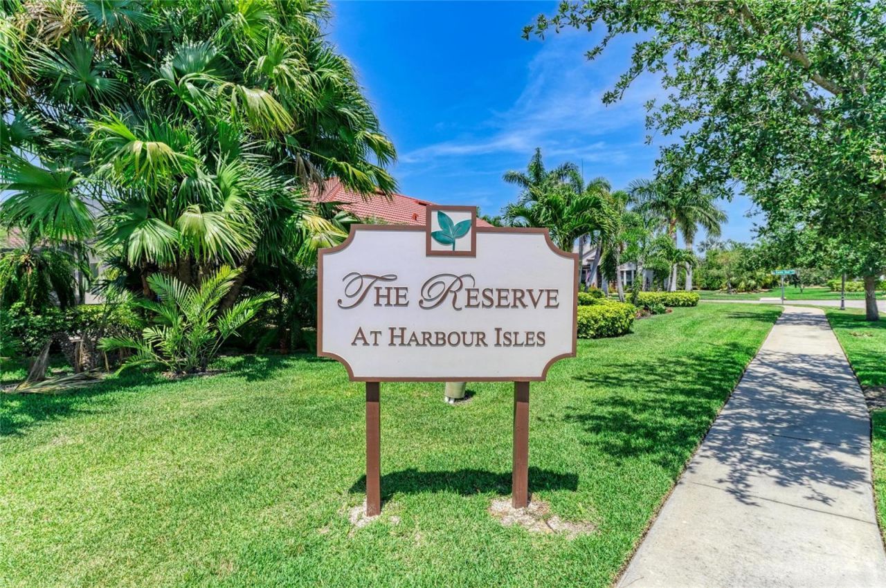 302 Cockle Shell Loop, Apollo Beach, FL 33572 Photo