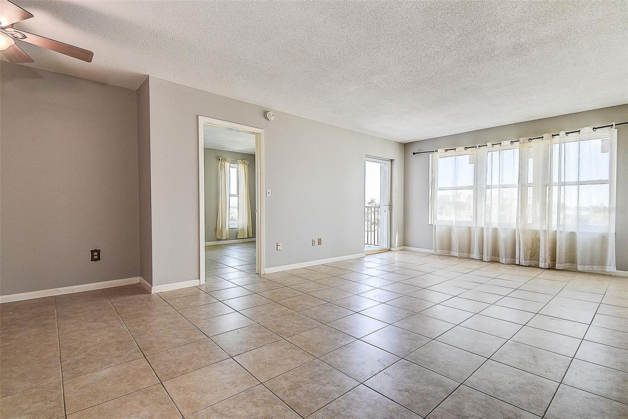 5220 Brittany Drive S, Unit 509, Saint Petersburg, FL 33715 Photo