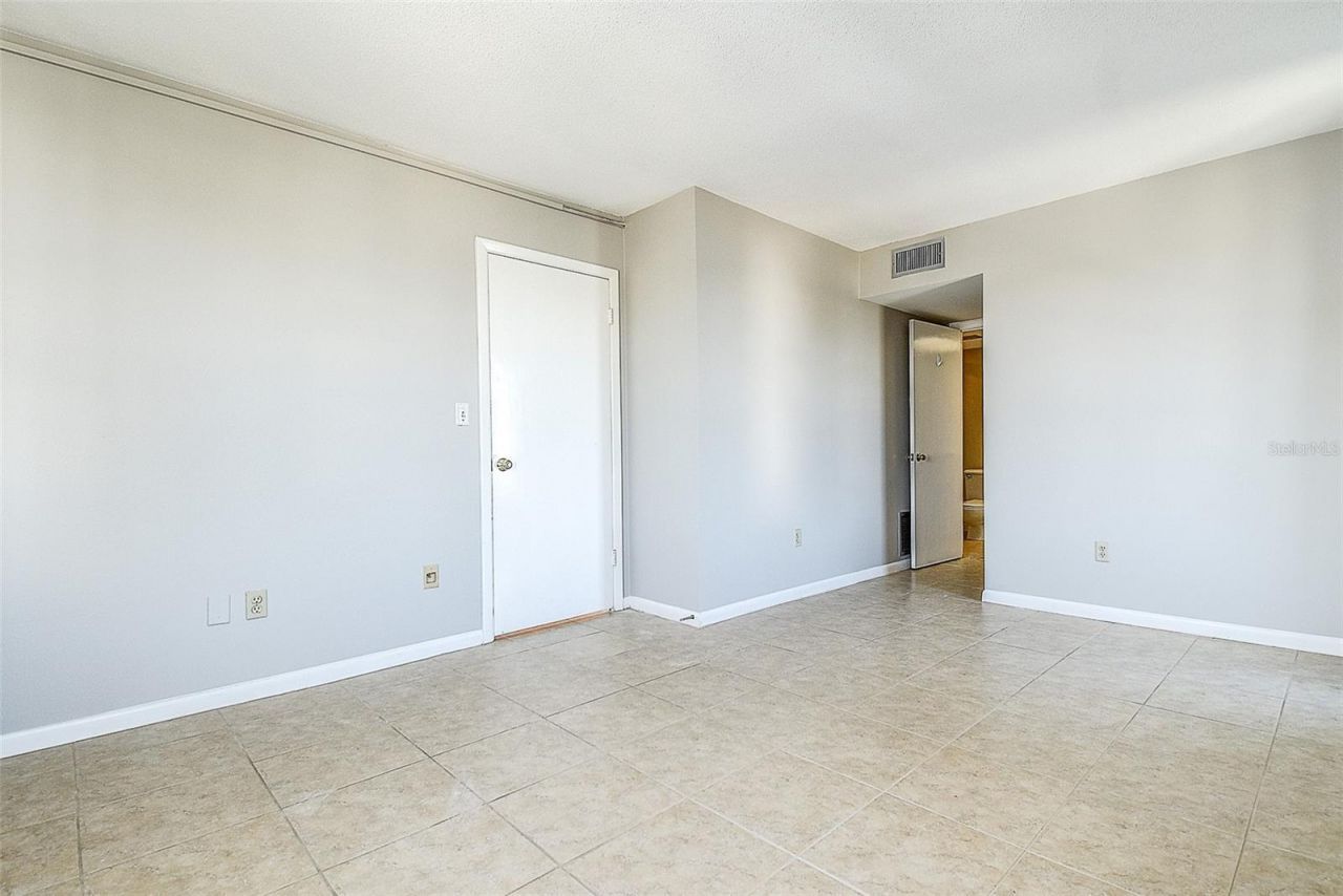 5220 Brittany Drive S, Unit 509, Saint Petersburg, FL 33715 Photo