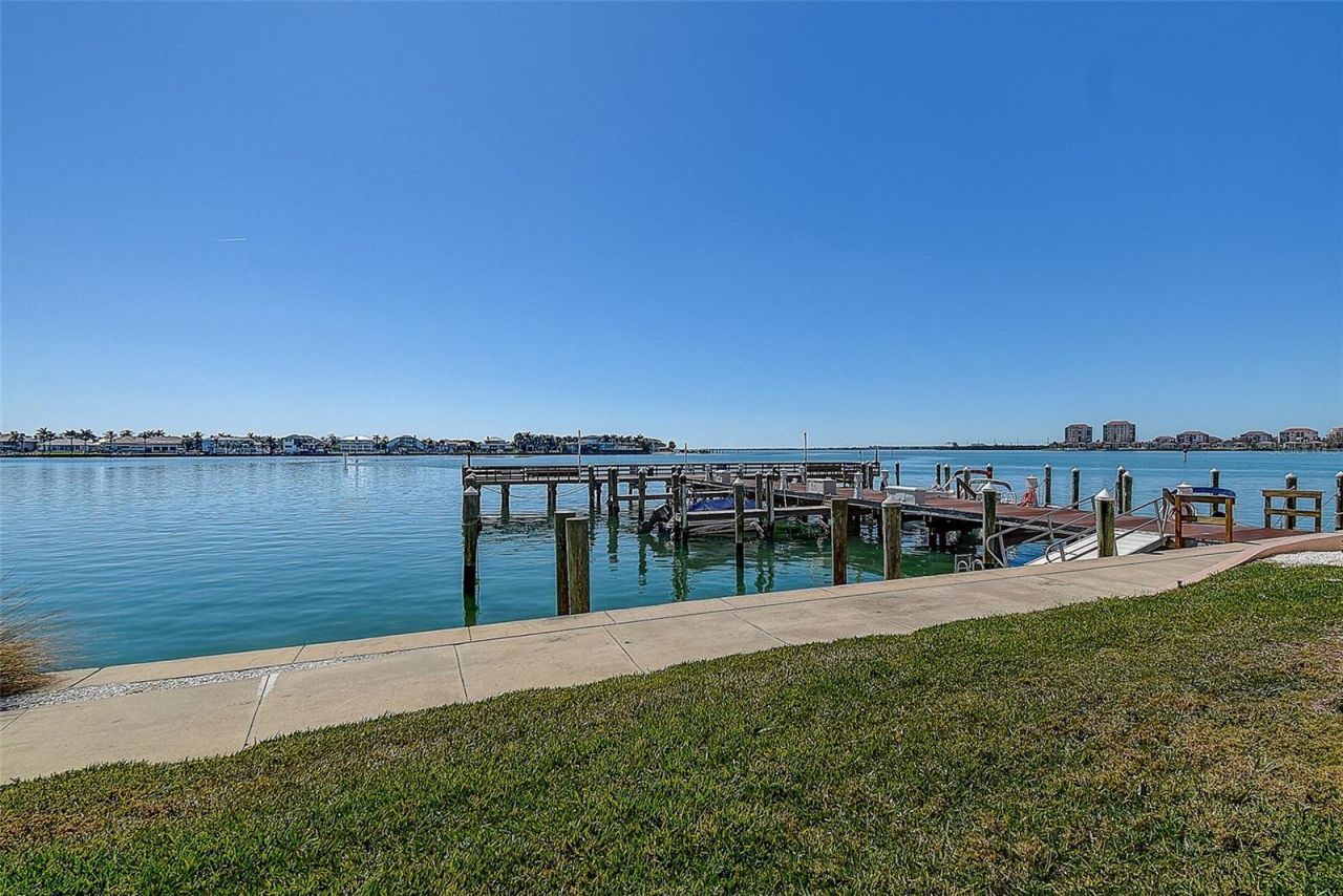 5220 Brittany Drive S, Unit 509, Saint Petersburg, FL 33715 Photo