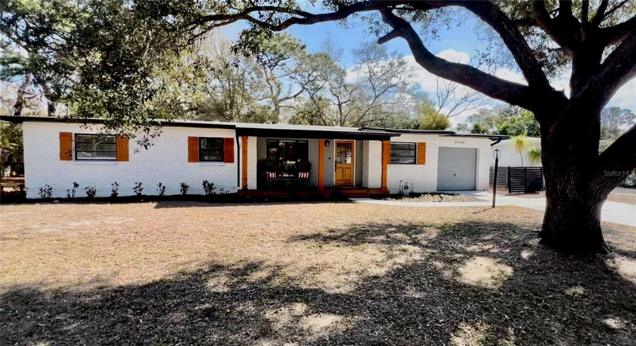4304 S Thatcher Avenue, Tampa, FL 33611 Main Photo
