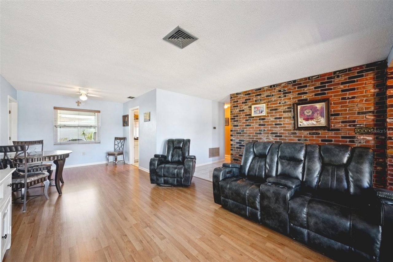 10910 128th Avenue , Largo, FL 33778 Photo