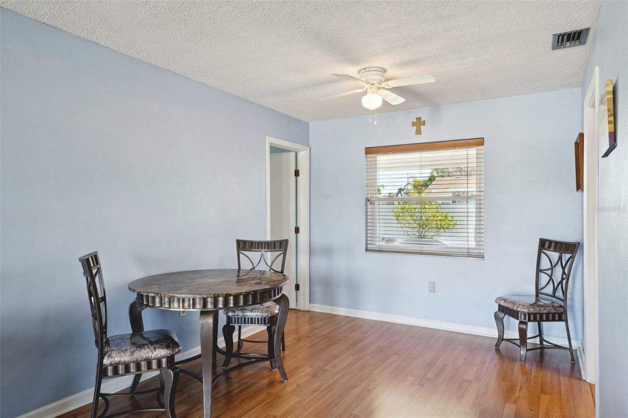 10910 128th Avenue , Largo, FL 33778 Photo