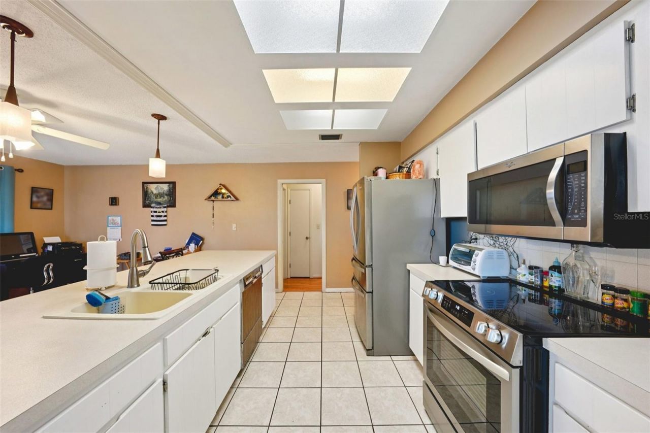 10910 128th Avenue , Largo, FL 33778 Photo