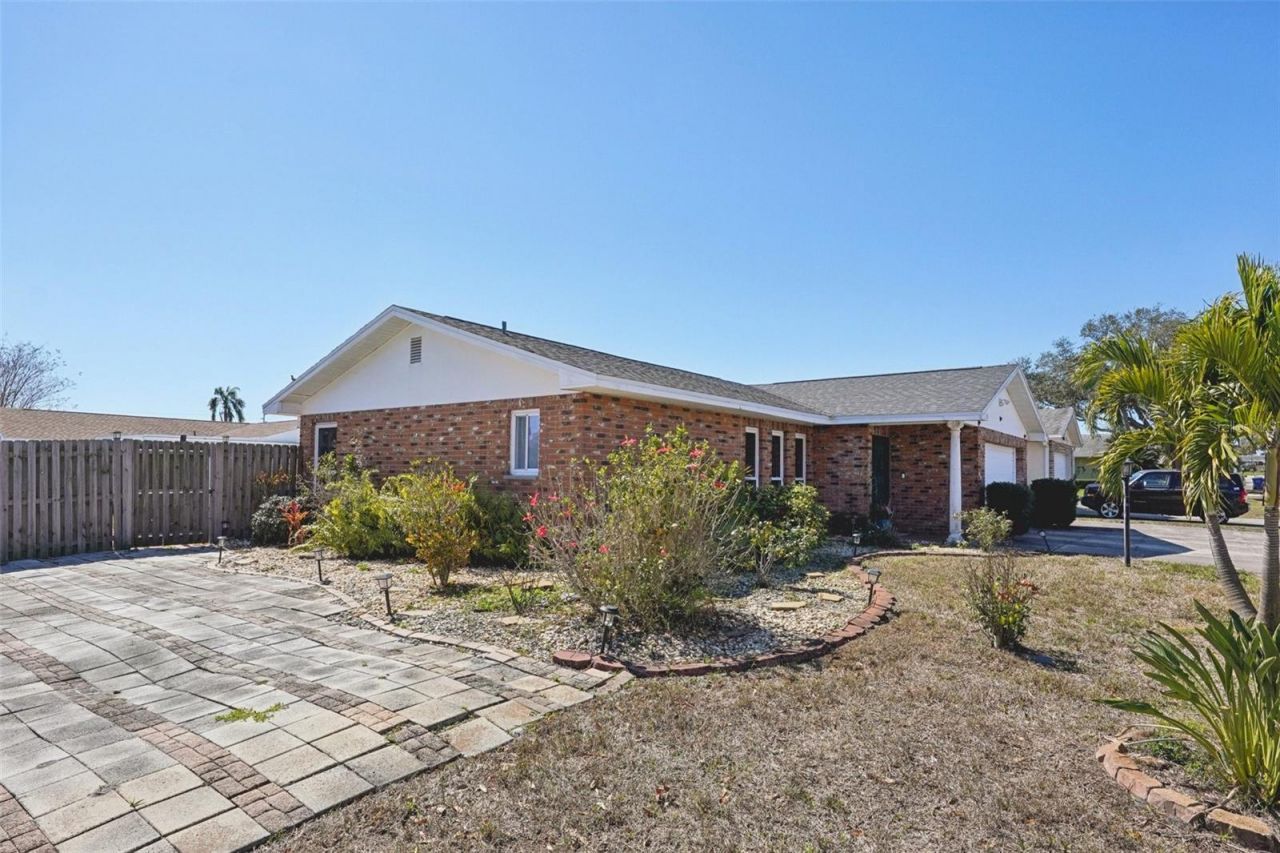 10910 128th Avenue , Largo, FL 33778 Photo