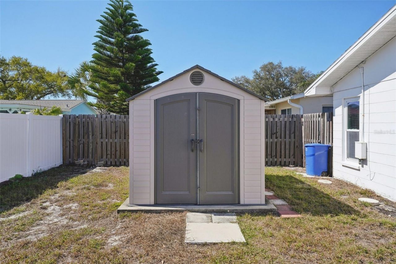 10910 128th Avenue , Largo, FL 33778 Photo