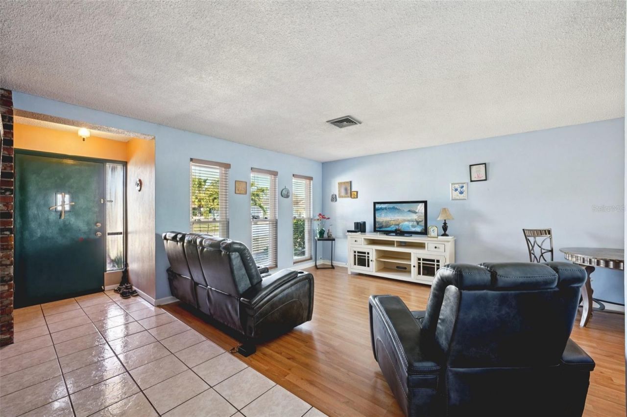 10910 128th Avenue , Largo, FL 33778 Photo