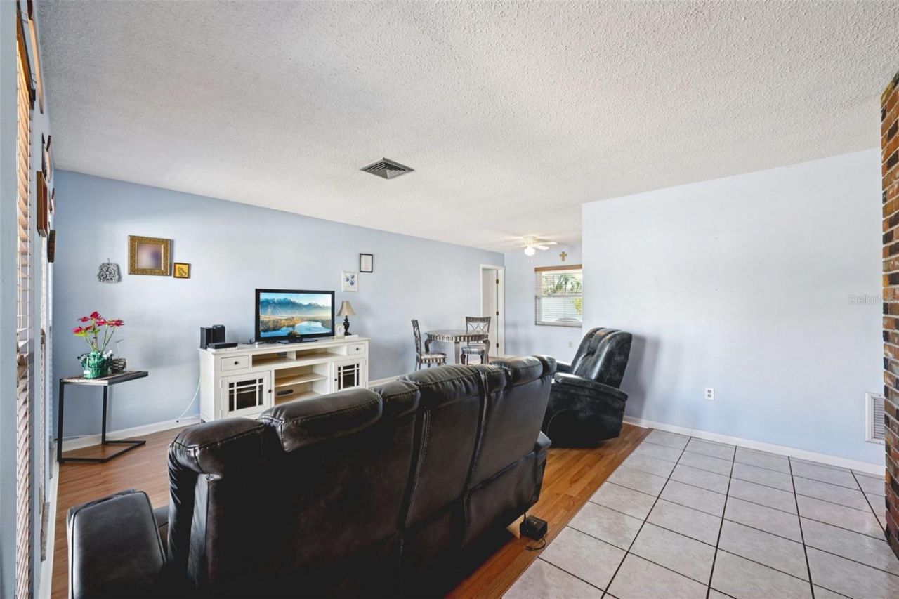 10910 128th Avenue , Largo, FL 33778 Photo