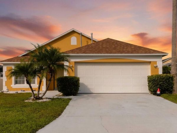 208 SILVERTON ROAD , DAVENPORT, FL 33897