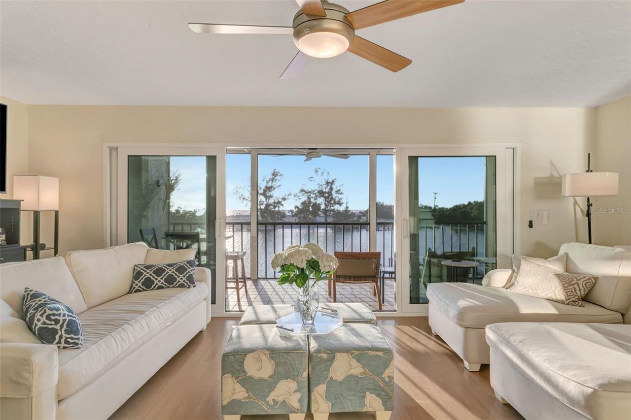 9000 Midnight Pass Road, Unit 5, Sarasota, FL 34242 Photo