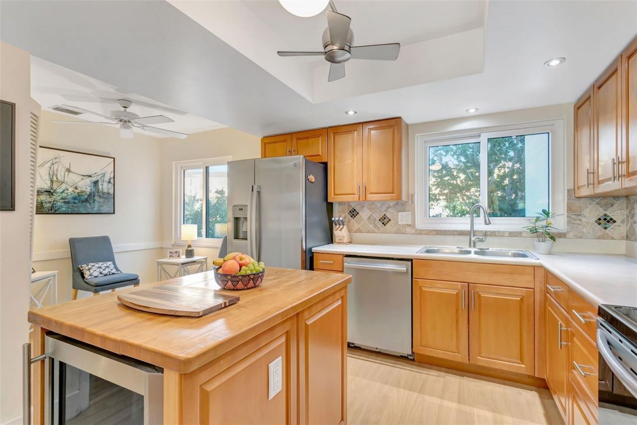 9000 Midnight Pass Road, Unit 5, Sarasota, FL 34242 Photo