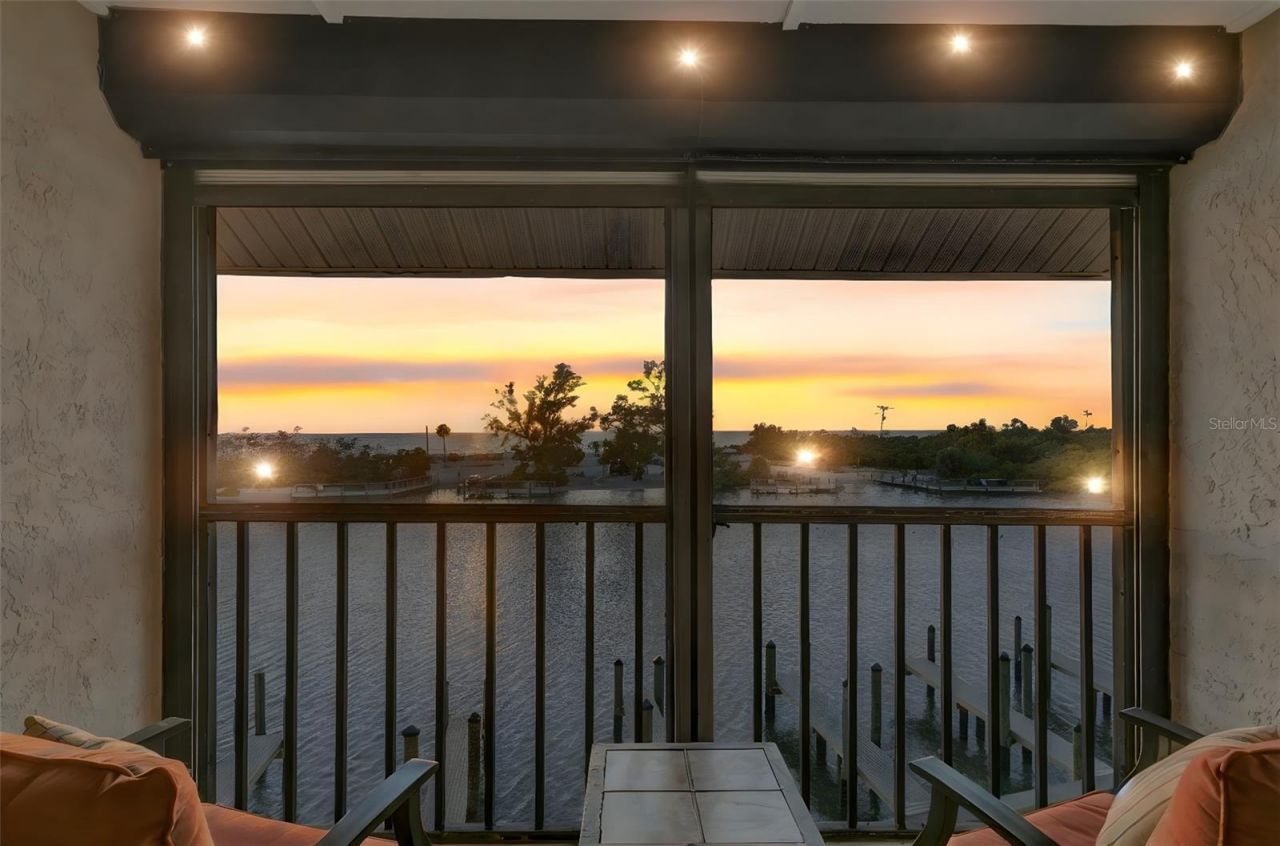 9000 Midnight Pass Road, Unit 5, Sarasota, FL 34242 Photo