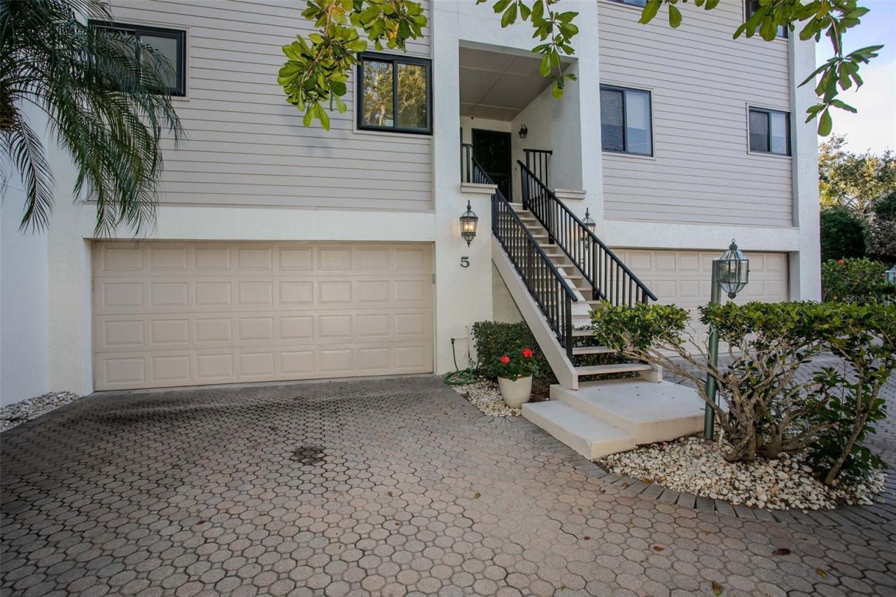 9000 Midnight Pass Road, Unit 5, Sarasota, FL 34242 Photo