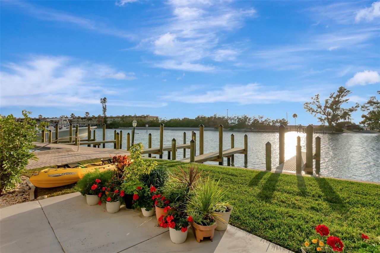 9000 Midnight Pass Road, Unit 5, Sarasota, FL 34242 Photo