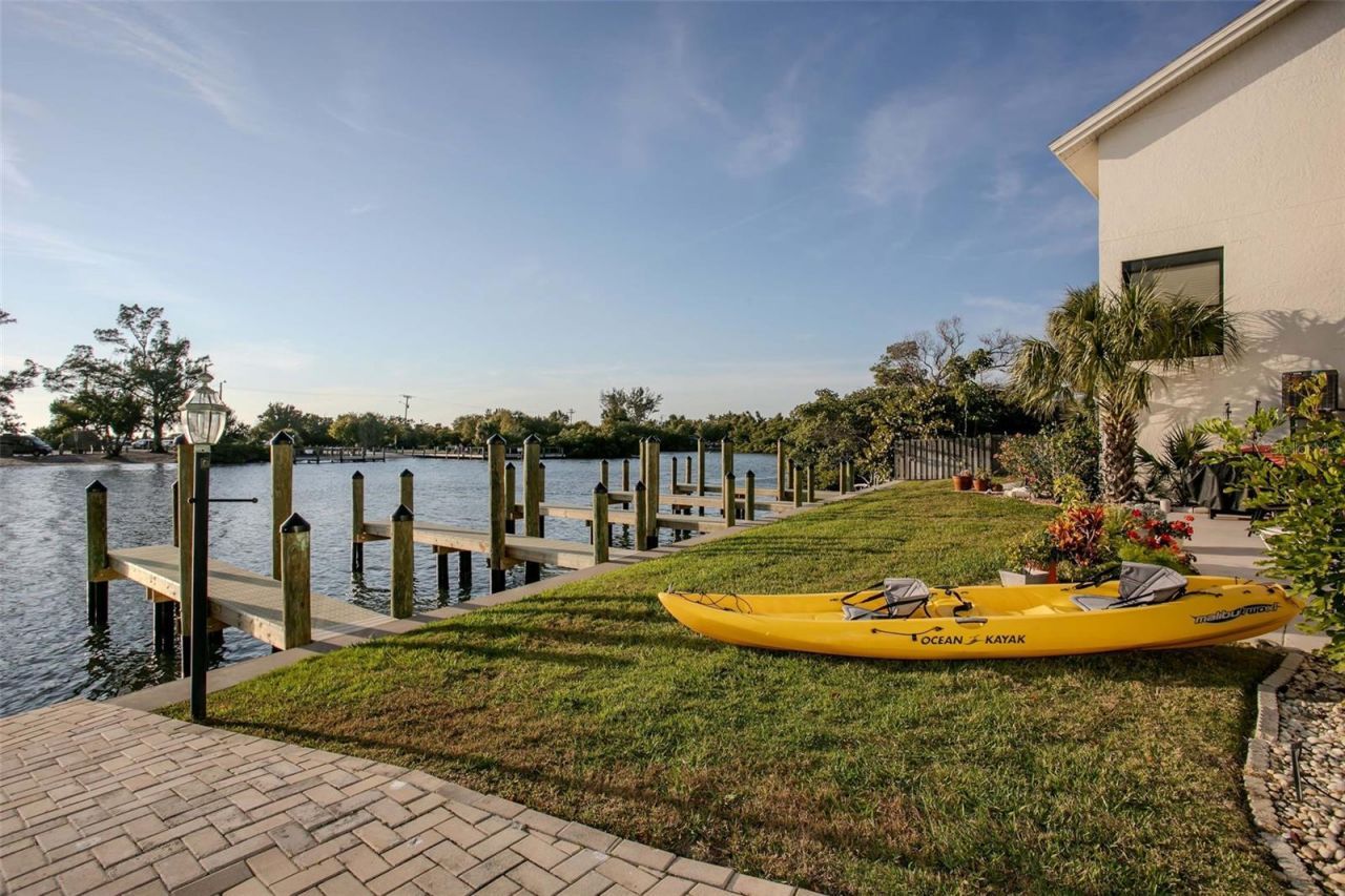 9000 Midnight Pass Road, Unit 5, Sarasota, FL 34242 Photo