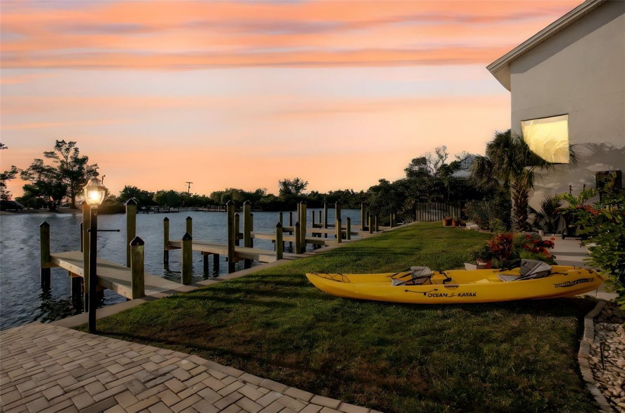 9000 Midnight Pass Road, Unit 5, Sarasota, FL 34242 Photo