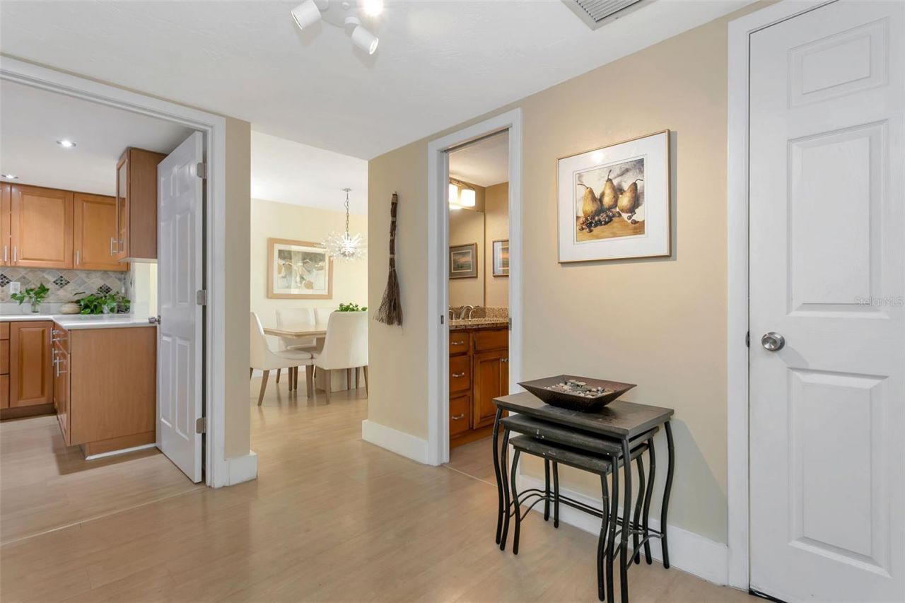 9000 Midnight Pass Road, Unit 5, Sarasota, FL 34242 Photo