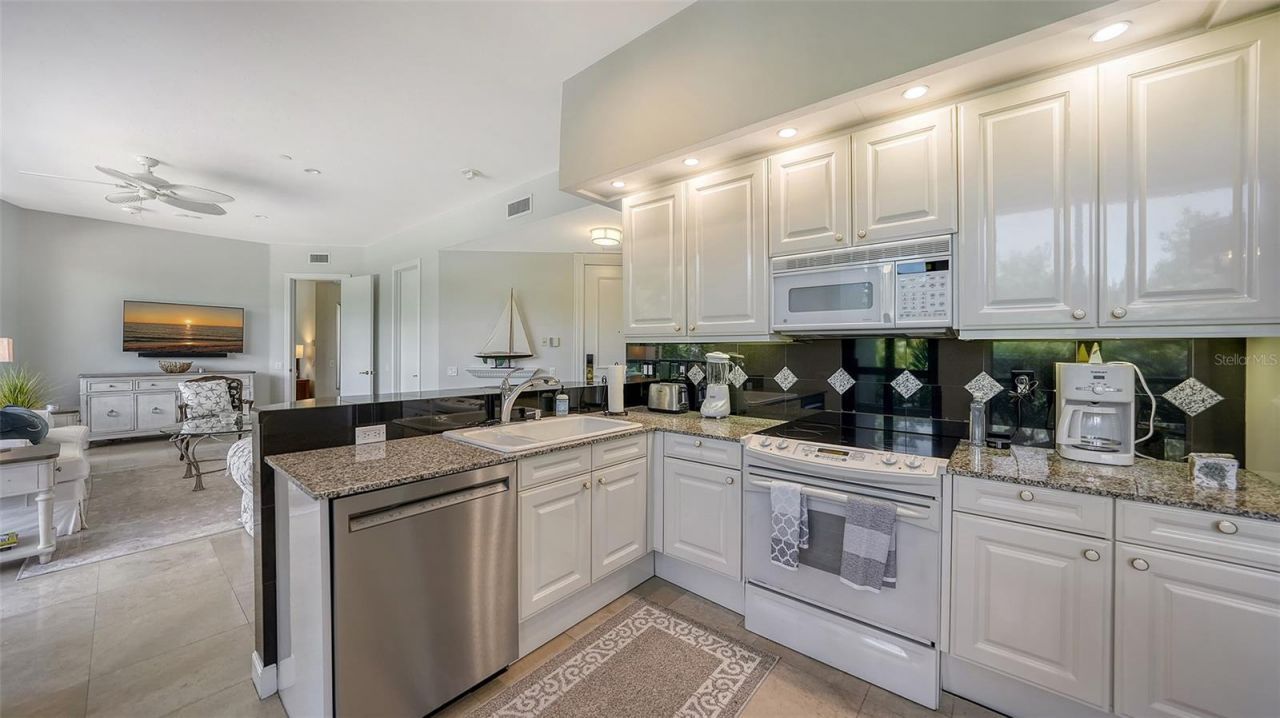 1241 Gulf Of Mexico Drive, Unit 111, Longboat Key, FL 34228 Photo