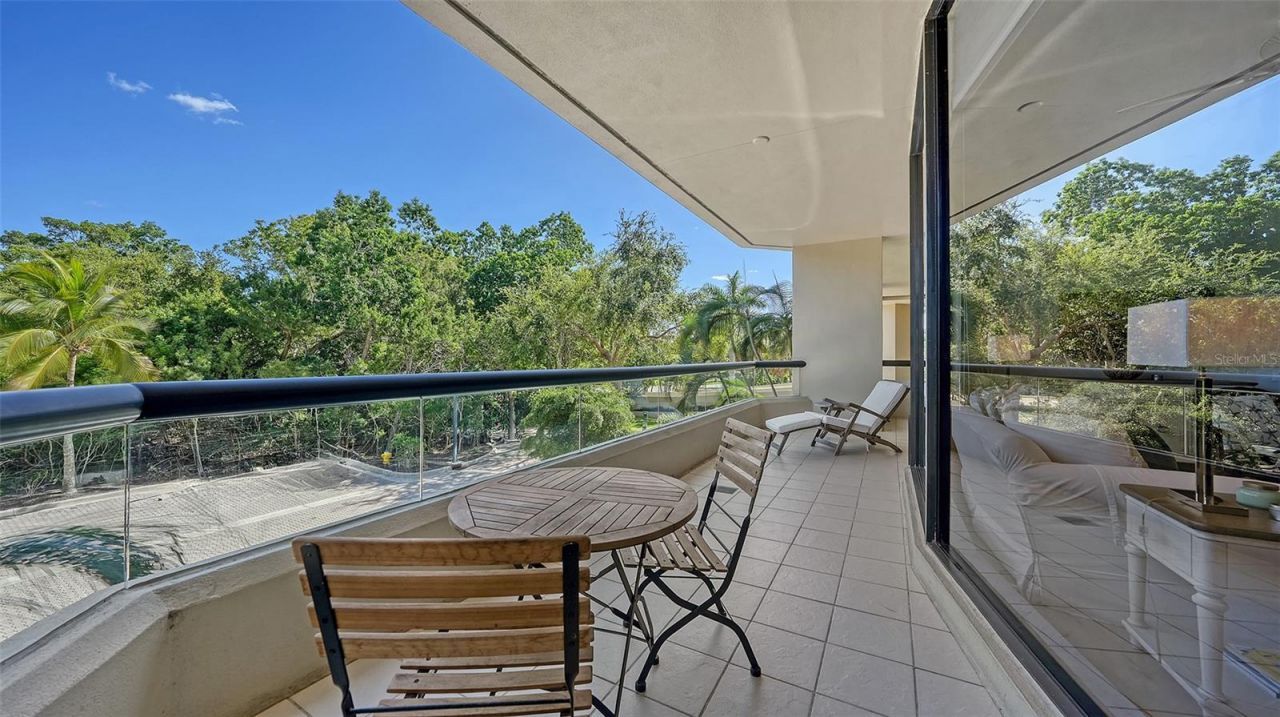 1241 Gulf Of Mexico Drive, Unit 111, Longboat Key, FL 34228 Photo