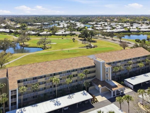 813 WEXFORD BOULEVARD , Unit 813, VENICE, FL 34293