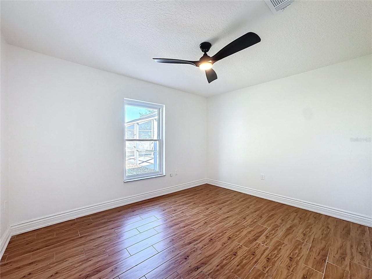 36751 Sundance Drive , Grand Island, FL 32735 Photo