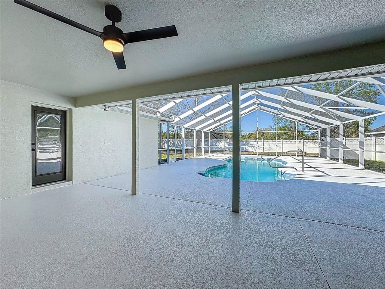 36751 Sundance Drive , Grand Island, FL 32735 Photo