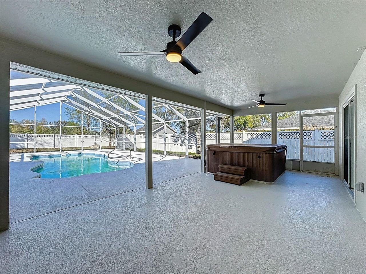 36751 Sundance Drive , Grand Island, FL 32735 Photo