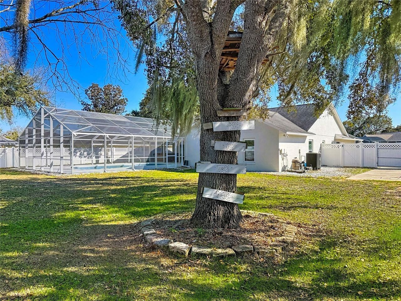 36751 Sundance Drive , Grand Island, FL 32735 Photo