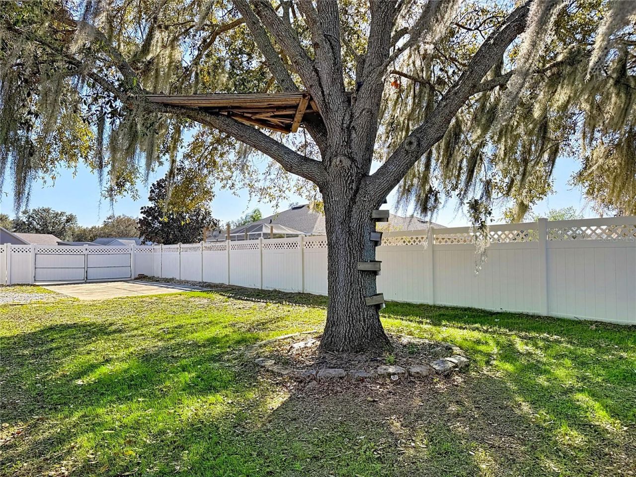 36751 Sundance Drive , Grand Island, FL 32735 Photo