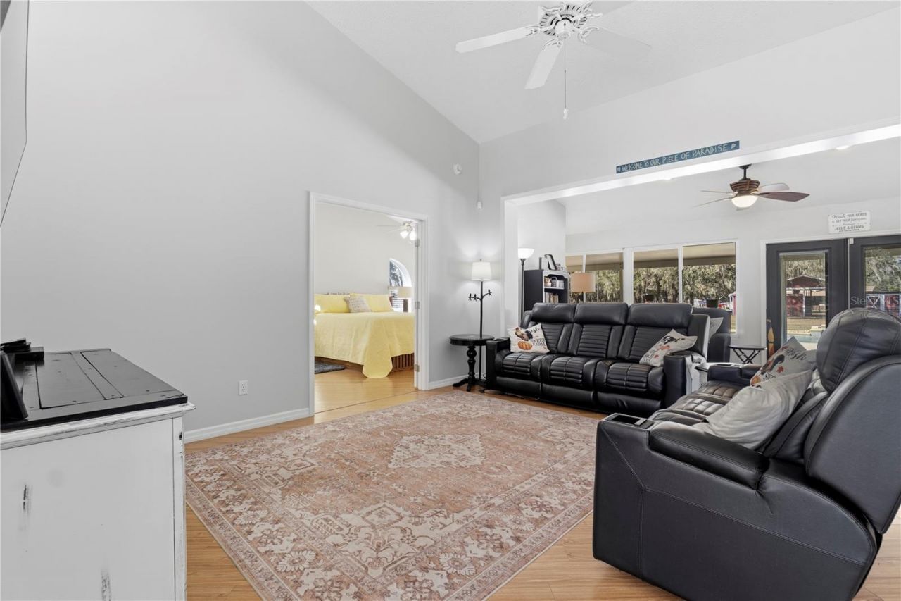 11831 SW Highway 484, Dunnellon, FL 34432 Photo