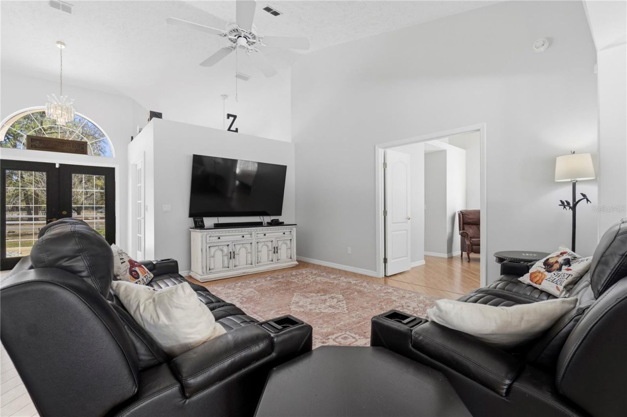 11831 SW Highway 484, Dunnellon, FL 34432 Photo