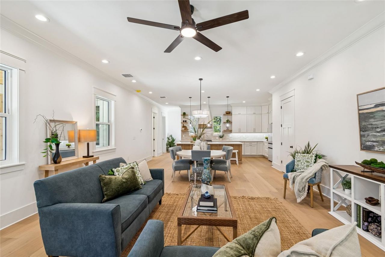 1709 E Henry Avenue , Tampa, FL 33610 Photo