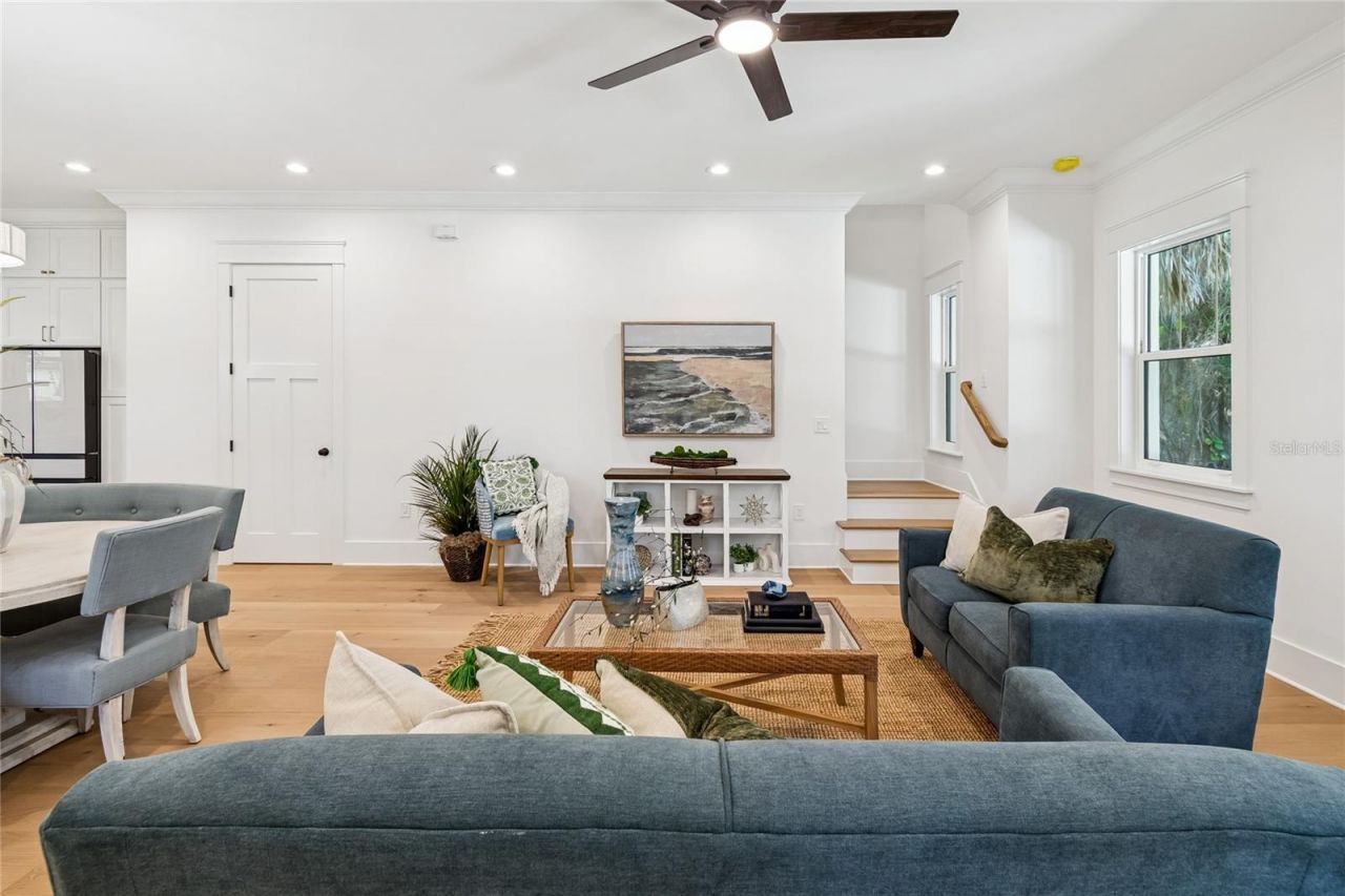 1709 E Henry Avenue , Tampa, FL 33610 Photo