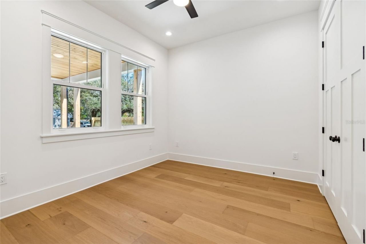 1709 E Henry Avenue , Tampa, FL 33610 Photo