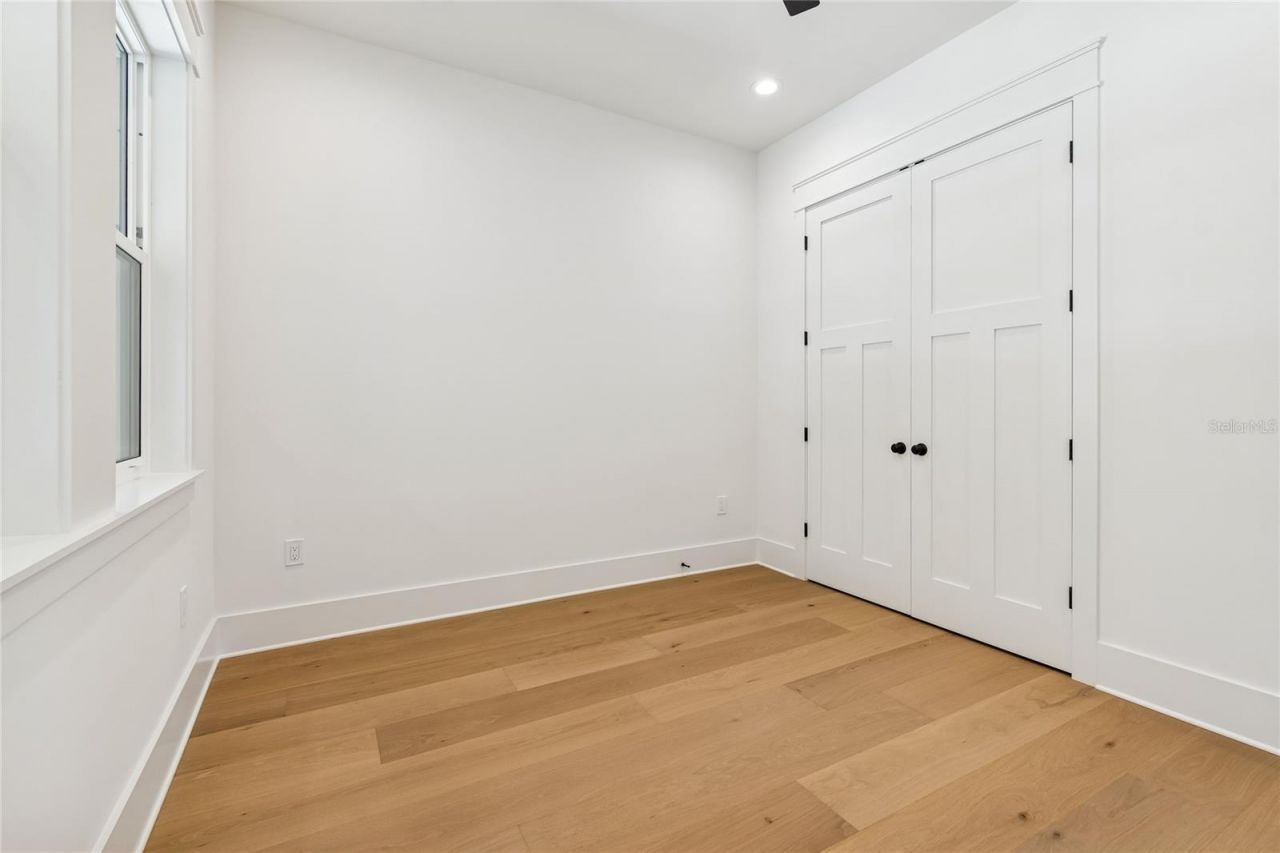 1709 E Henry Avenue , Tampa, FL 33610 Photo